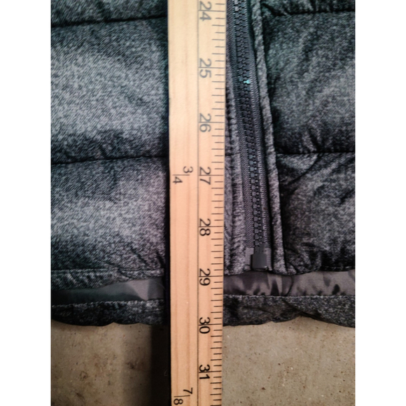 Men's Champion Full Zip Puffer Vest Gray Rare $159 Men's small - Picture 4 of 4